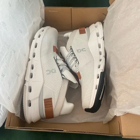 ON Cloudnova Women Shoes White/Pearl - Picture 7 of 10